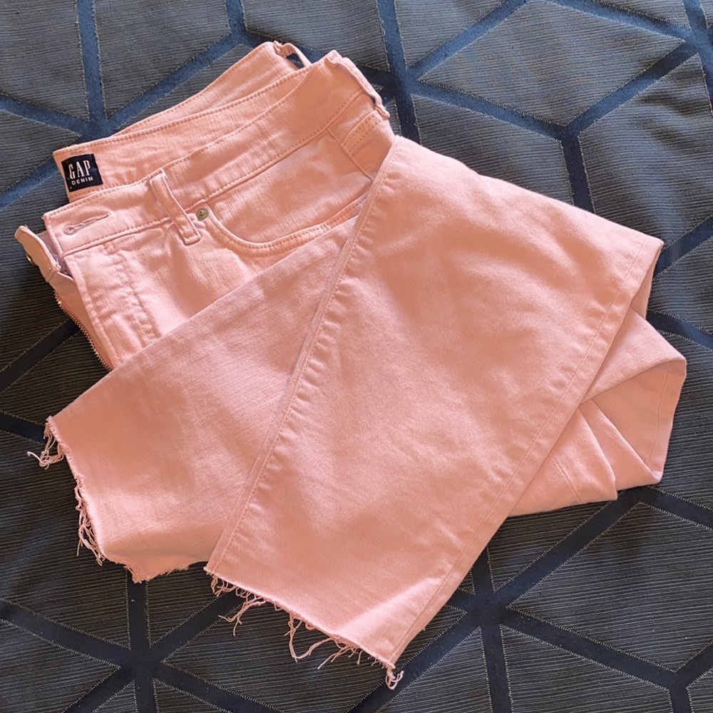 💥3/$25💥 Pink Gap jeans